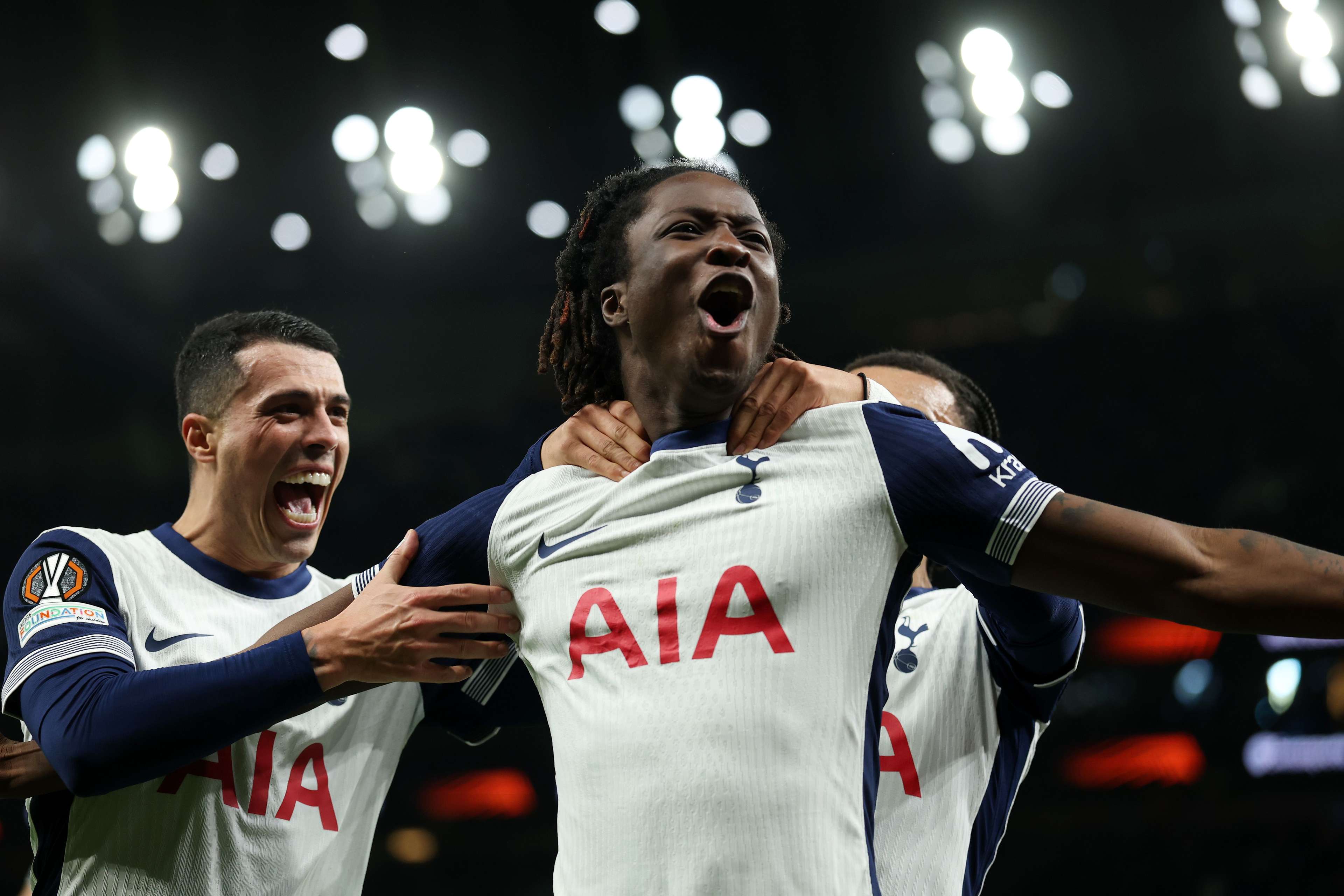 虽然具体人 虽然具体人