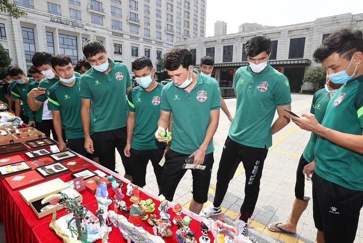 中甲联赛紧张激烈  赛区“双节”活动丰富多彩